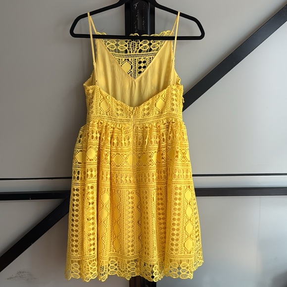 ASOS Yellow Lace Eyelet Dress - beautiful details- US6 - Picture 4 of 8